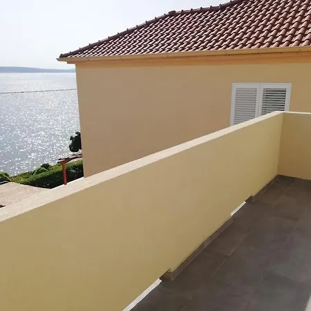 Apartment Apartman Nebo Kali Zadar