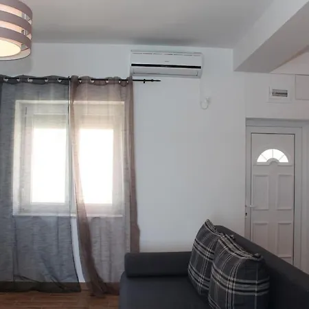Apartment Apartman Nebo Kali